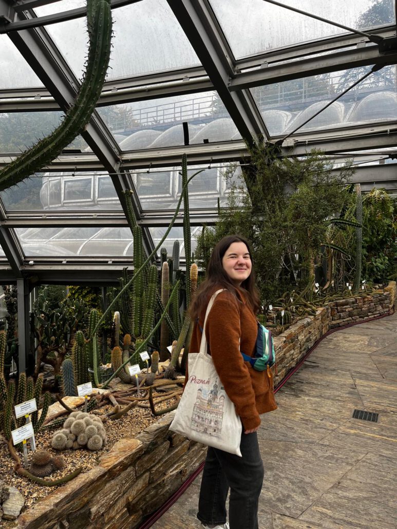 Kira Bönisch im zoologischen Garten. 