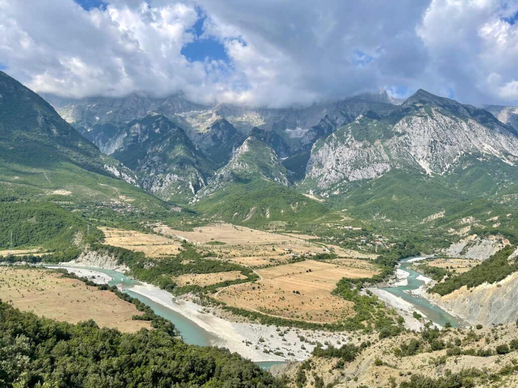 albina-shehetila-X4mh-aTwGBs-unsplash